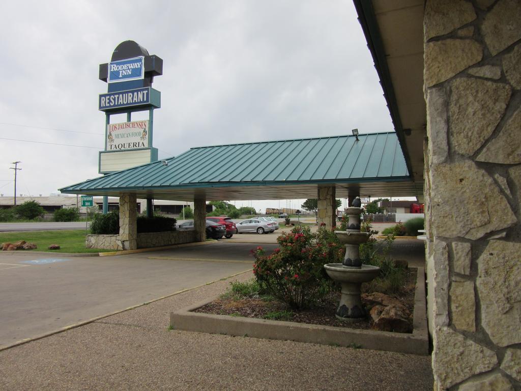 Rodeway Inn Arlington Extérieur photo