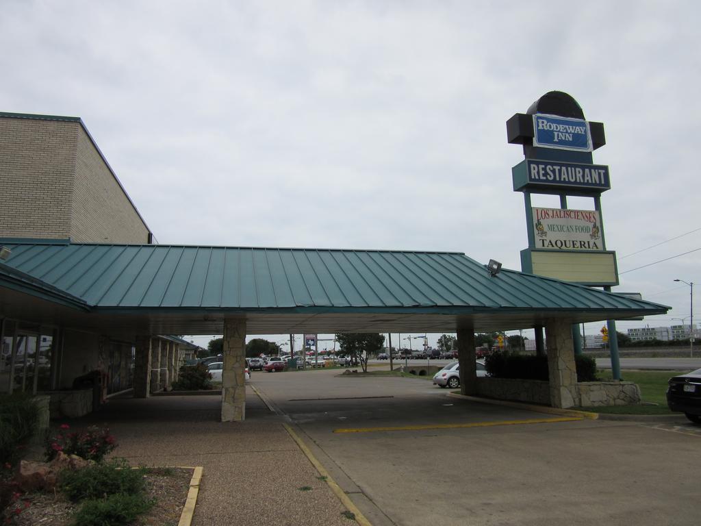 Rodeway Inn Arlington Extérieur photo